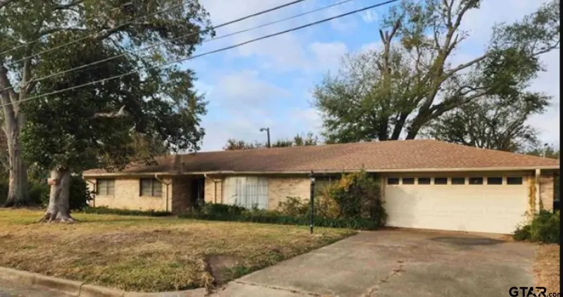 2806 N Glass Ave, Tyler, TX 75702